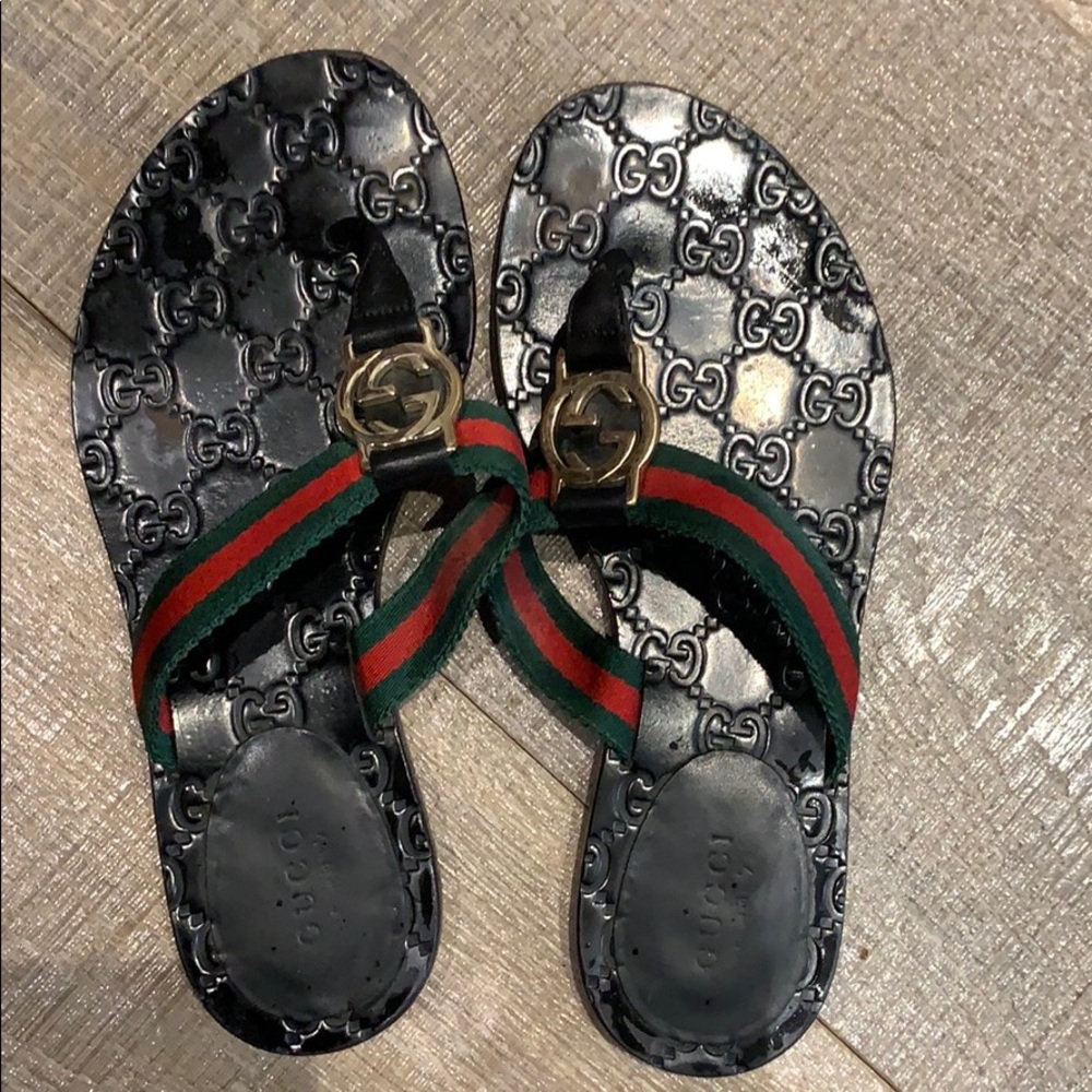 Ladies Gucci slip on sandals